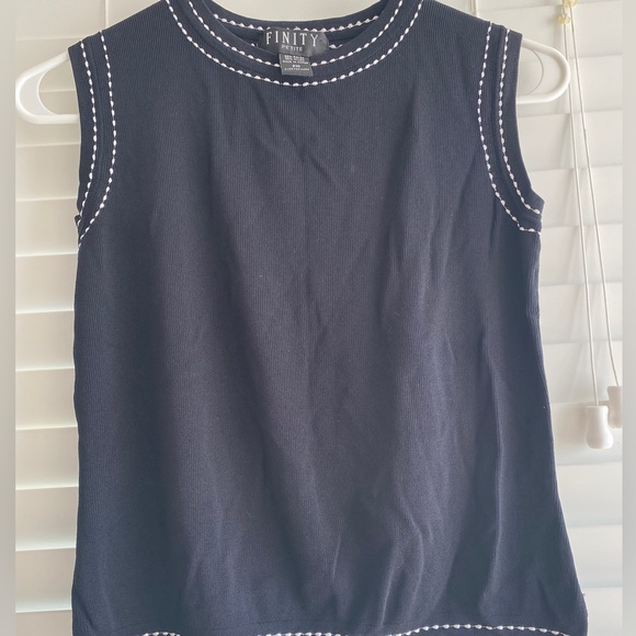 🌟Host Pick!!🌟 Finity Petite Black Tank Top. - Picture 1 of 7